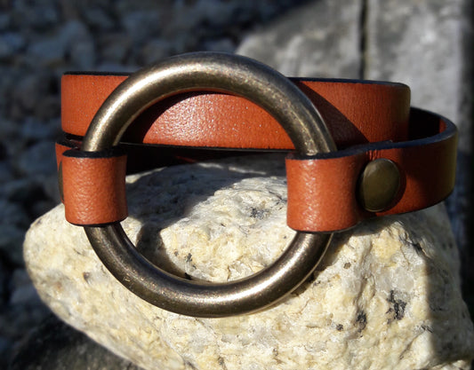 Brass Ring leather bracelet - vintage ring bracelet