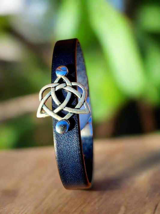 Celtic Sisters Knot Cuff - Sister leather bracelet